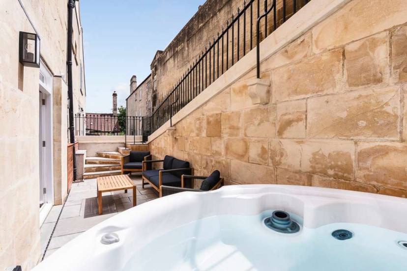 Private hot tub
