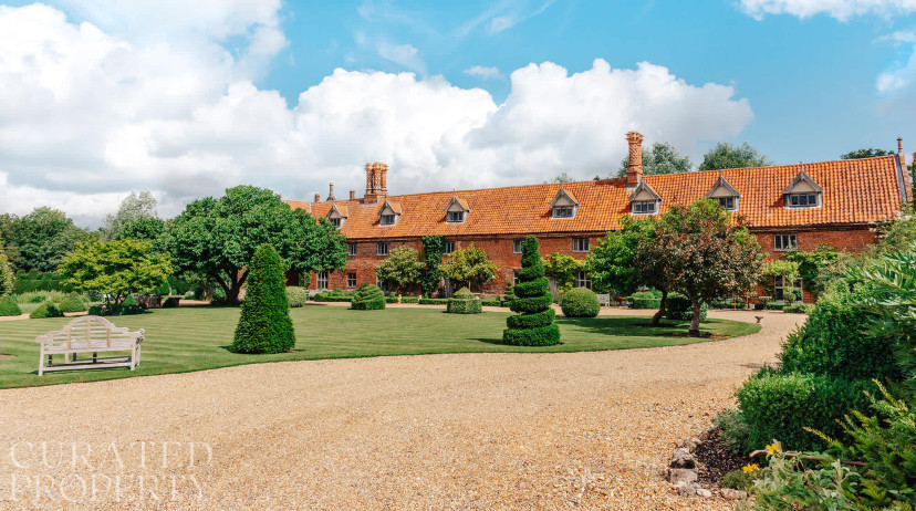 Hales Estate Tranquil gardens and a charming house