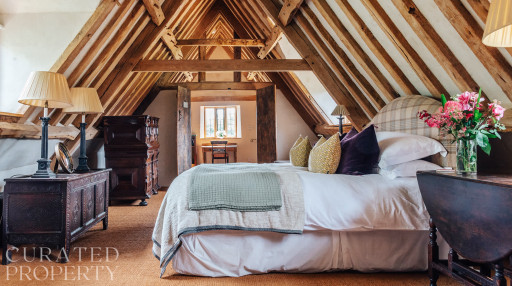Hales Estate spacious attic bedroom