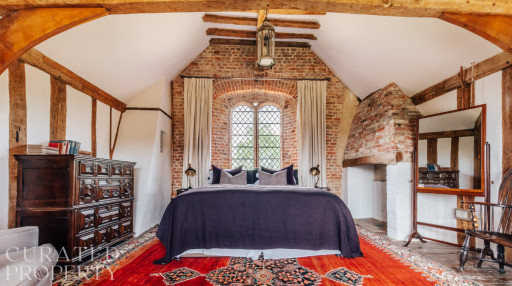 Hales Estate antique-filled bedroom