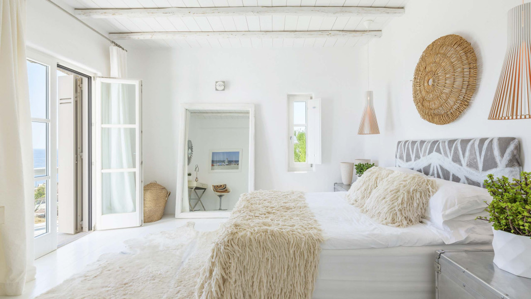 Bright Room with King Bed