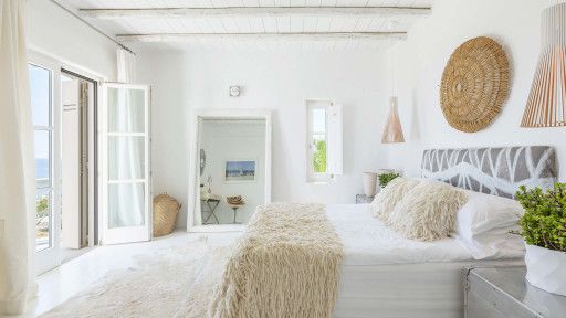 Bright Room with King Bed