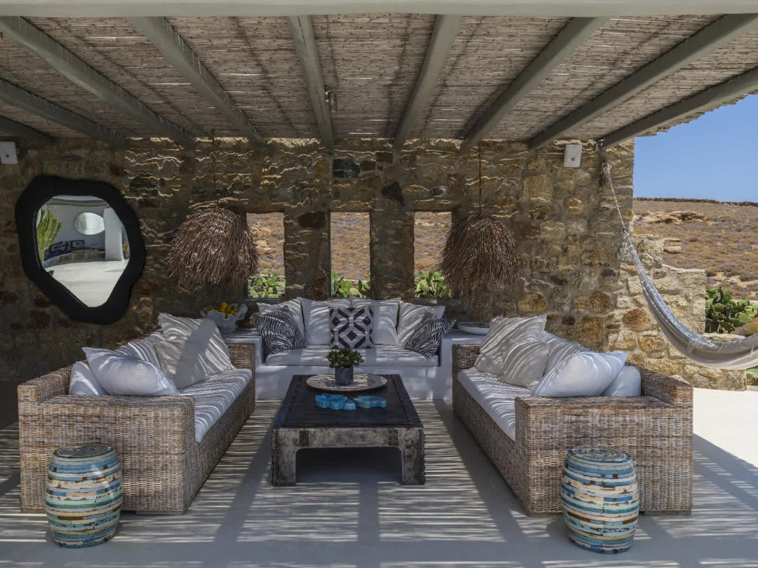 Lounge area with Stone Walls