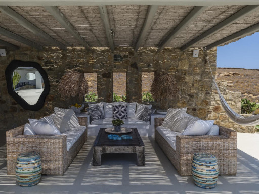 Lounge area with Stone Walls