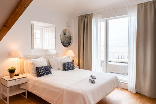 King size bed - Bedroom 1