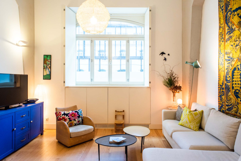 Smart TV with streaming access, ideal for relaxing evenings after exploring the city