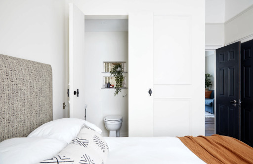 Bedroom and en-suite bathroom