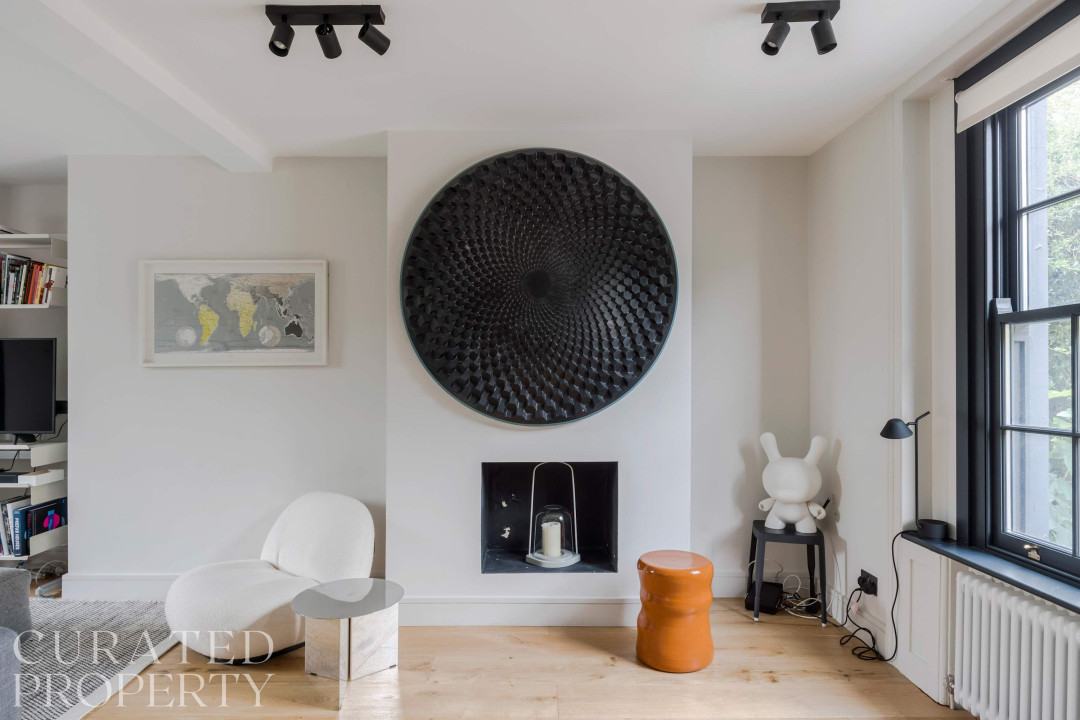 Islington Townhouse beautifully maintained black barn