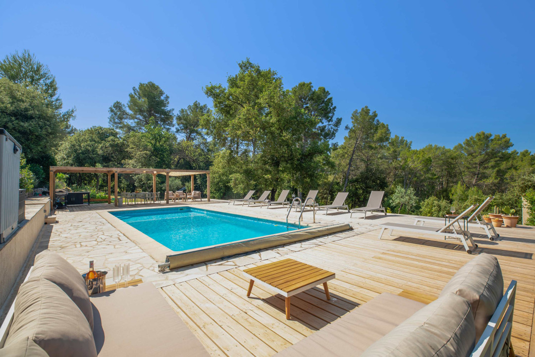 Heated pool from May through August