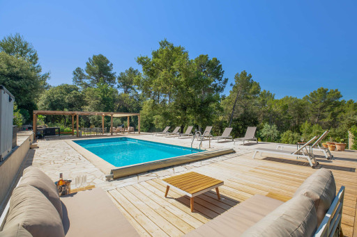Heated pool from May through August