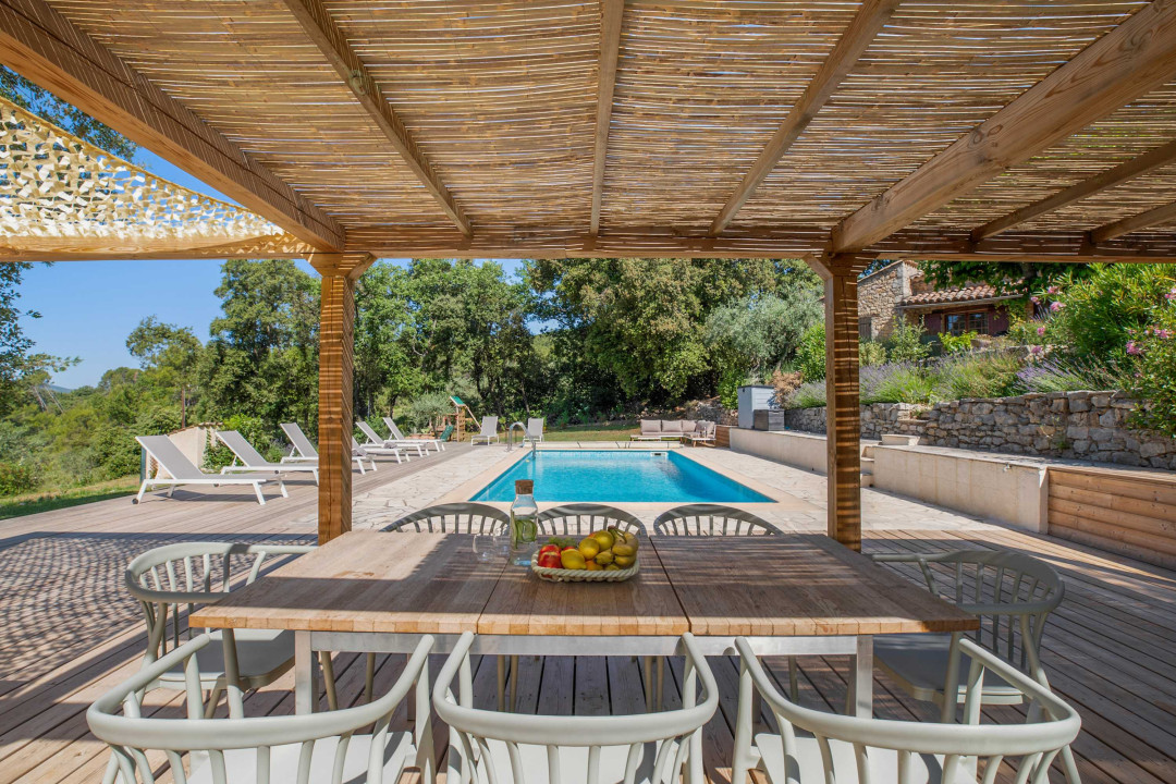 Shaded poolside dinning