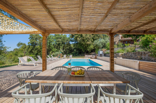Shaded poolside dinning