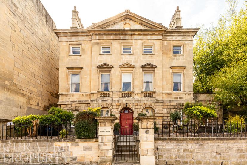Admirals House charming exterior