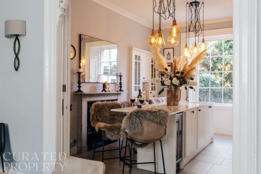 Open plan kitchen/dining room