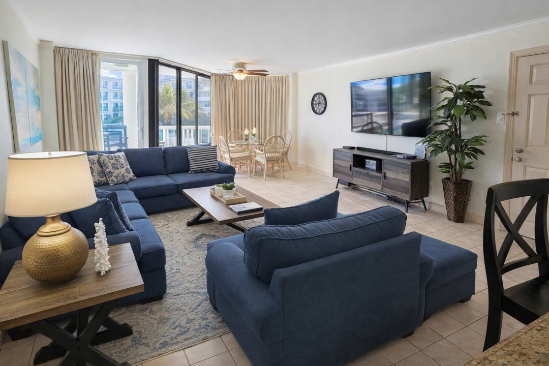 Spacious Coastal Retreat | Steps to Beach | Balcony Views | Modern Decor | Fast WiFi & Smart TV | Dining + Lounge Combo | Ideal for Families & Groups