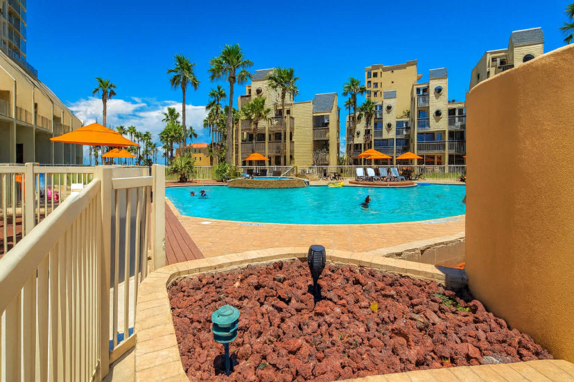 Tropical Poolside Escape – Resort Amenities, Palm Views & Walk to Beach