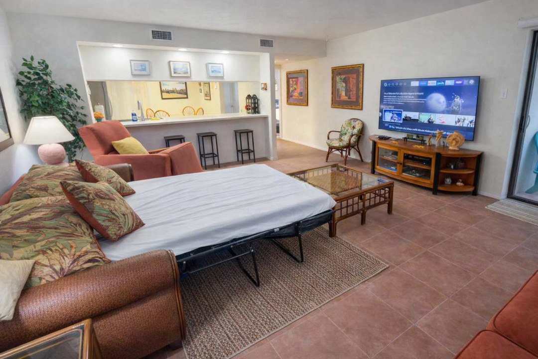 Spacious Coastal Retreat w/ Sofa Bed, Streaming TV, Full Kitchen & Patio Access – Steps to Beach!