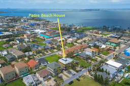 Padre Beach House – Bayview Retreat Near Bridge, Dining & Marina