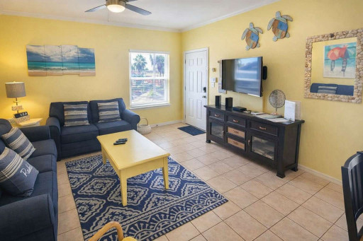 Bright Coastal Retreat | 2BR | Walk to Beach | Smart TV | Fast Wi-Fi | Family-Friendly
