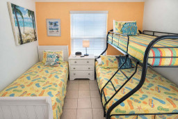 Bright Beach-Themed Room w/ Bunk + Twin Beds, Coastal Decor, Sleeps 5, Walk to Shore