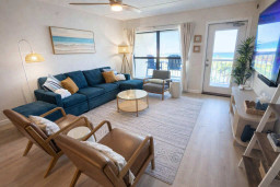 Coastal Retreat | Oceanview Balcony | Stylish Living Room | Steps to Beach & Dining