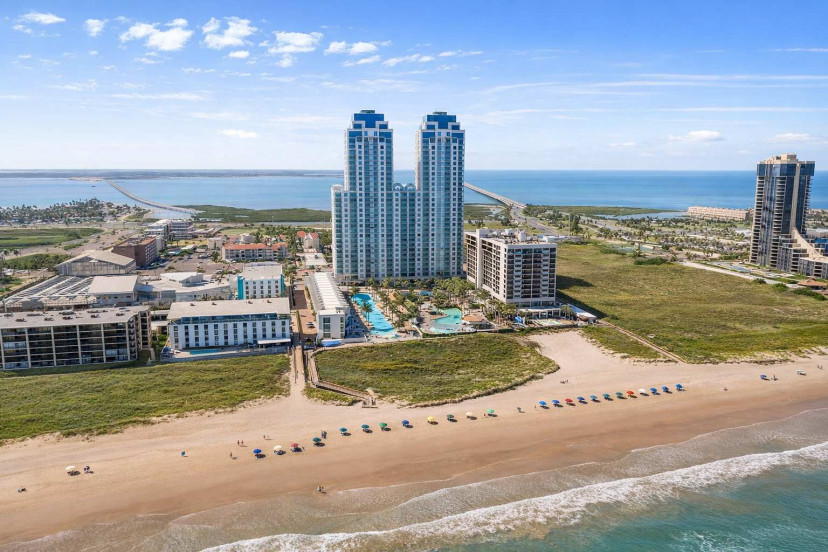 Beachfront Luxury | Twin Towers | Pools + Ocean Views + Walk to Sand