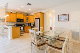 Bright & Spacious Kitchen + Dining | Stainless Appliances | Ideal for Family Meals & Entertaining
