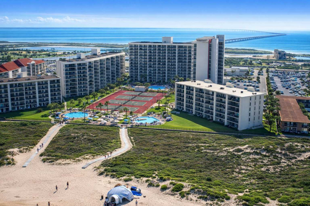 Beachfront Resort Condo | Pools, Tennis, Walk to Sand & Bridge Views