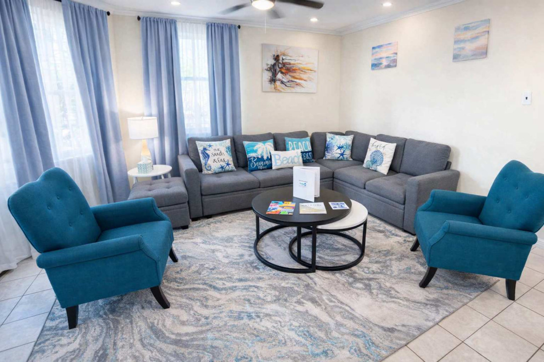 Coastal Comfort | 2BR Retreat w/ Chic Decor, Plush Seating, & Beachy Vibes – Walk to Shore, Fast WiFi, Ideal for Families & Small Groups