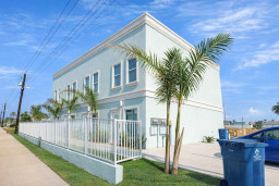 Modern Coastal Duplex | Steps to Beach | Palm-Lined Street | Bright Interiors | Private Yard & Parking | Ideal for Families or Groups | Walk to Dining & Shops | Fast WiFi & Smart TVs | Professionally Managed for Comfort & Cleanliness