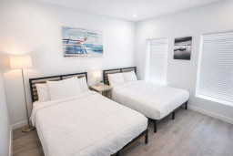 Modern Twin Retreat | Bright & Serene | Near Beach & Dining