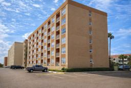 Modern Gulfview Condo | Steps to Beach | Pool & Parking | Balcony Views | Prime South Padre Location
