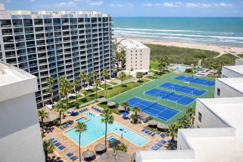 A bright coastal backdrop with open views, soft breezes, and an easy resort rhythm that encourages slow moments and relaxed energy. A welcoming setting for guests who enjoy simple scenery and a peaceful place to settle into their stay.