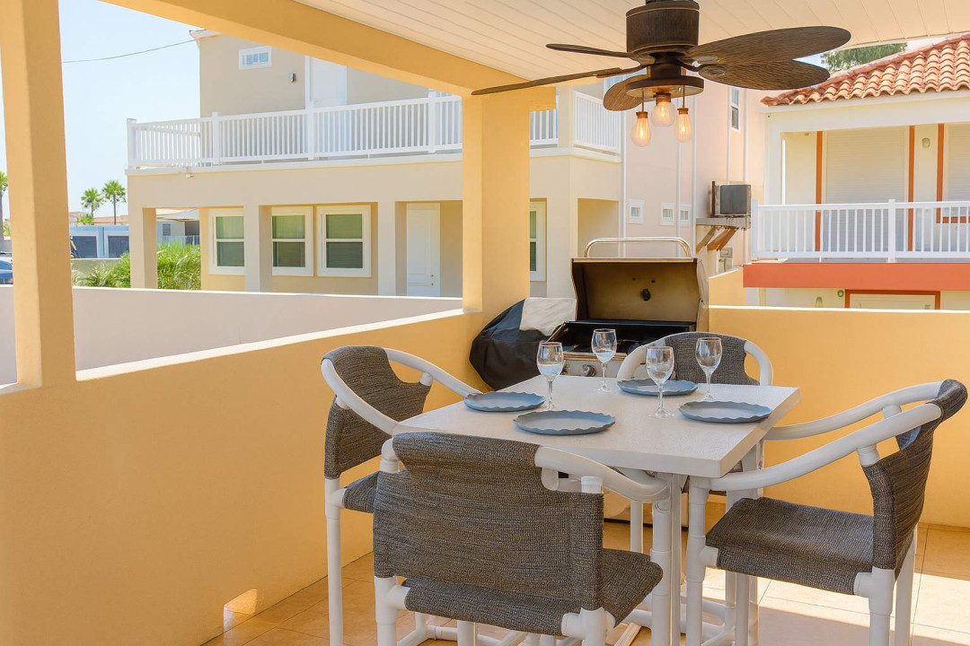 Alfresco Dining Balcony Bliss
Elevated balcony BBQ spot! Wicker seating, ocean glimpses past high-rises—perfect for sunset dinners. Fan-cooled at 113 E Pompano St, steps to SPI beach & SpaceX launchpad. Dine under stars!