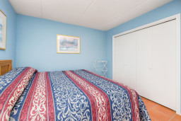 Cozy Blue Room with comfy Bed & Closet
Bright and inviting bedroom with bed, terracotta tile floors, full closet, and serene wall art. Ideal for restful stays in a clean, functional space.