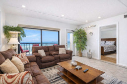 Oceanview Retreat | Balcony + Bright Living | Steps to Beach & Dining