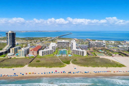 Beachfront Resort Condo | Pool, Boardwalk & Ocean Views | Walk to Beach & Dining