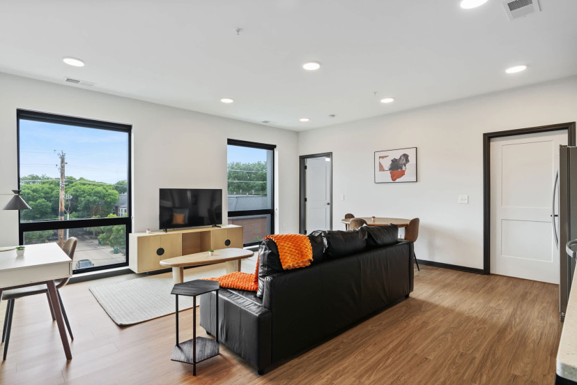 CozySuites Mass 2BR - Lounge and Roof Deck