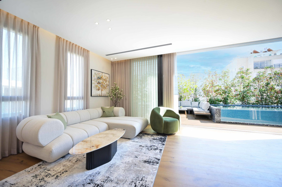 Curated visual reference: Visual Reference: Luxury Modern 3Br Penthouse W Pool By Holyguest