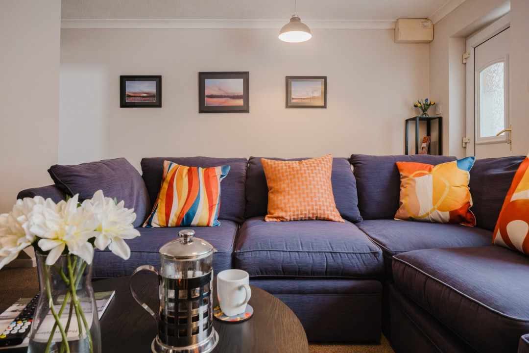 LIVING ROOM-9