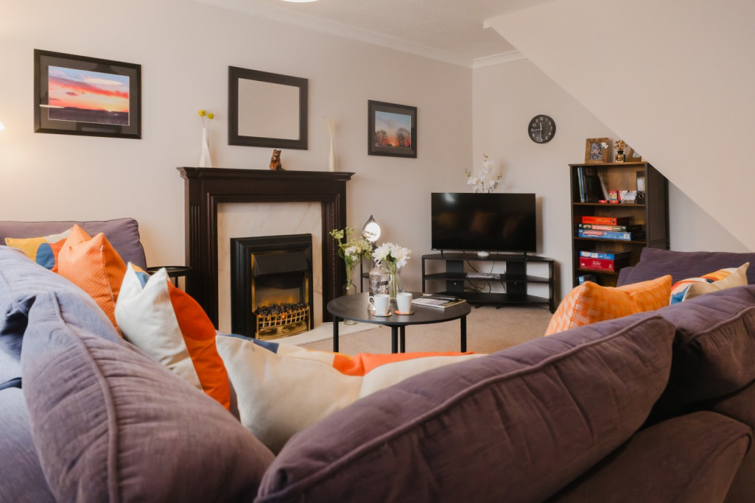 LIVING ROOM-6