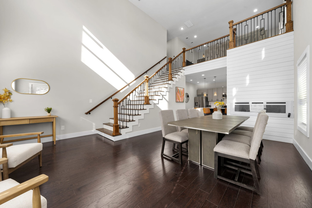 Dining Area with seating for 8
