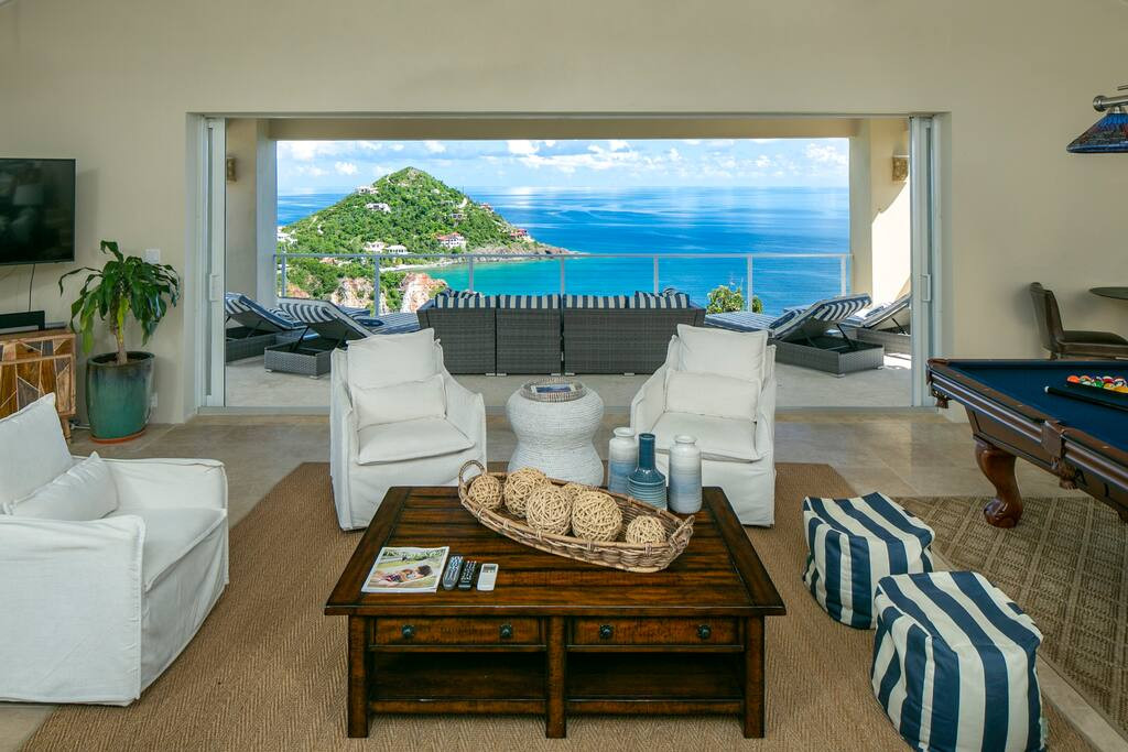 Open air living space in the main house