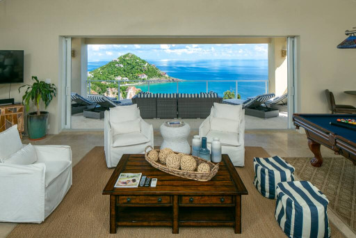 Open air living space in the main house
