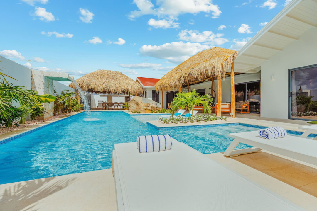 Welcome to the vacation Villa of your dreams! Allow this villa to serve as the foundation for an amazing trip to Aruba.