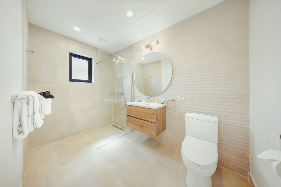 Bathroom 2 - hot water, Walk-In Rainfall Hansgrohe Shower and plenty of fresh white towels