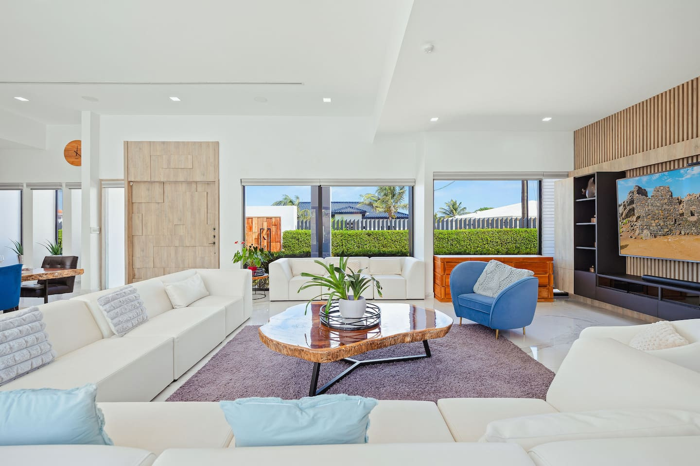 3f47758d-3474-42ee-9293-c417c65c95bb.jpeg?aki_policy=xx_large