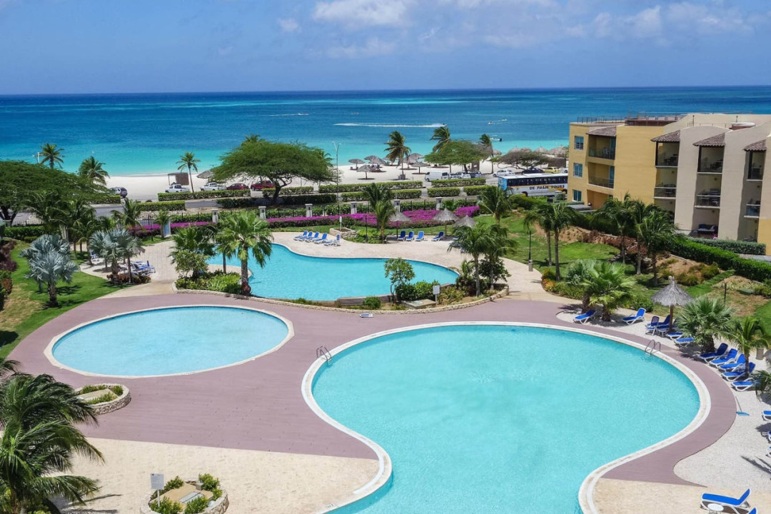 Guest at Oceania Residences have full use of amenities including the 2 Beach-Entry Pools, Infants Pool, Resort Pool with lounge chairs, umbrellas and panoramic views of Eagle Beach and the Landscaped Sun Deck