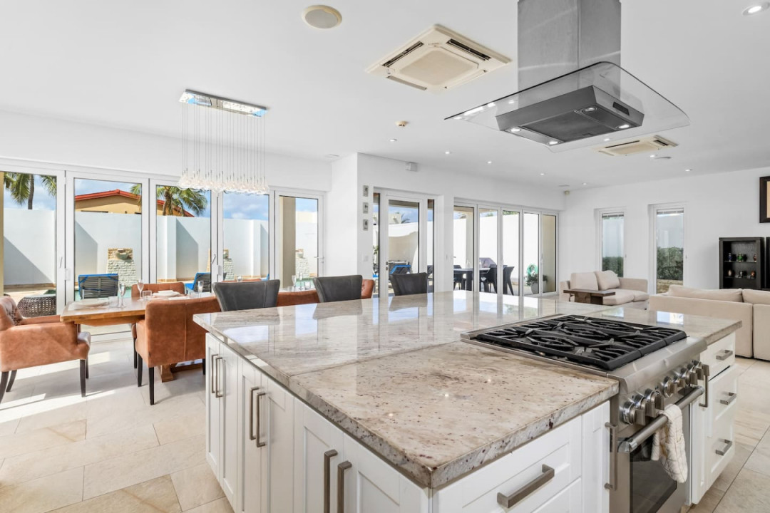 Fully equipped with state-of-the-art cooking appliances that make it suitable for preparing any meal, whether a simple breakfast, quick snack, or a three-course gourmet dinner. Spacious countertops provide plenty of room.