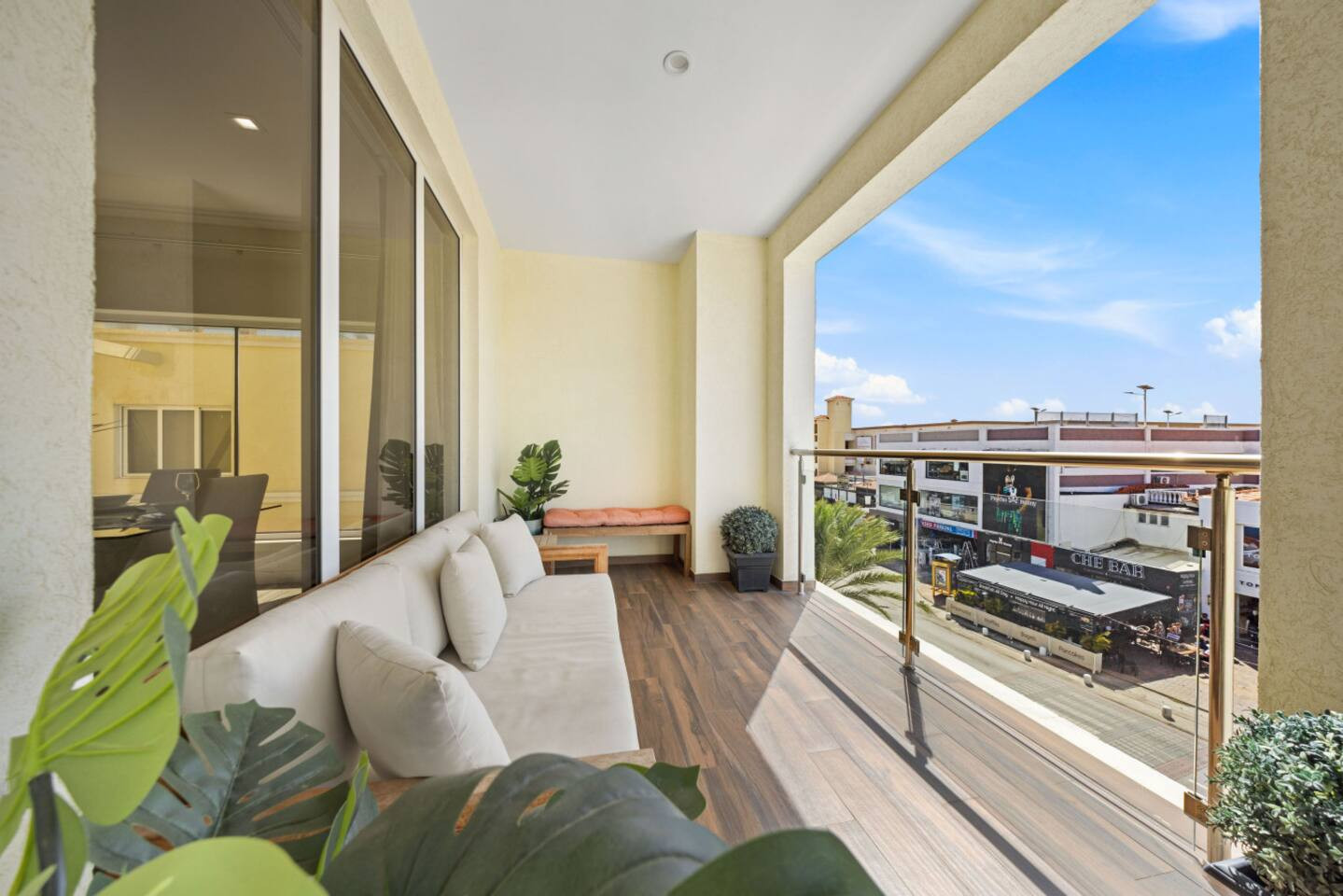 cf849fe1-fbab-466b-a318-930fd0281ca2.jpeg?aki_policy=xx_large